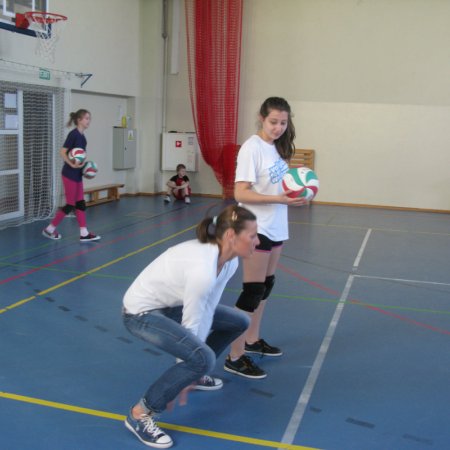 Trening siatkówki z reprezentantką Polski w piłce siatkowej Dorotą Świeniewicz